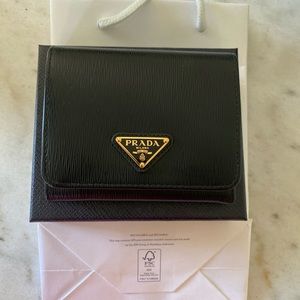 Prada Vitello Move Cipria Black Leather Triangle Logo Small Trifold Wallet New